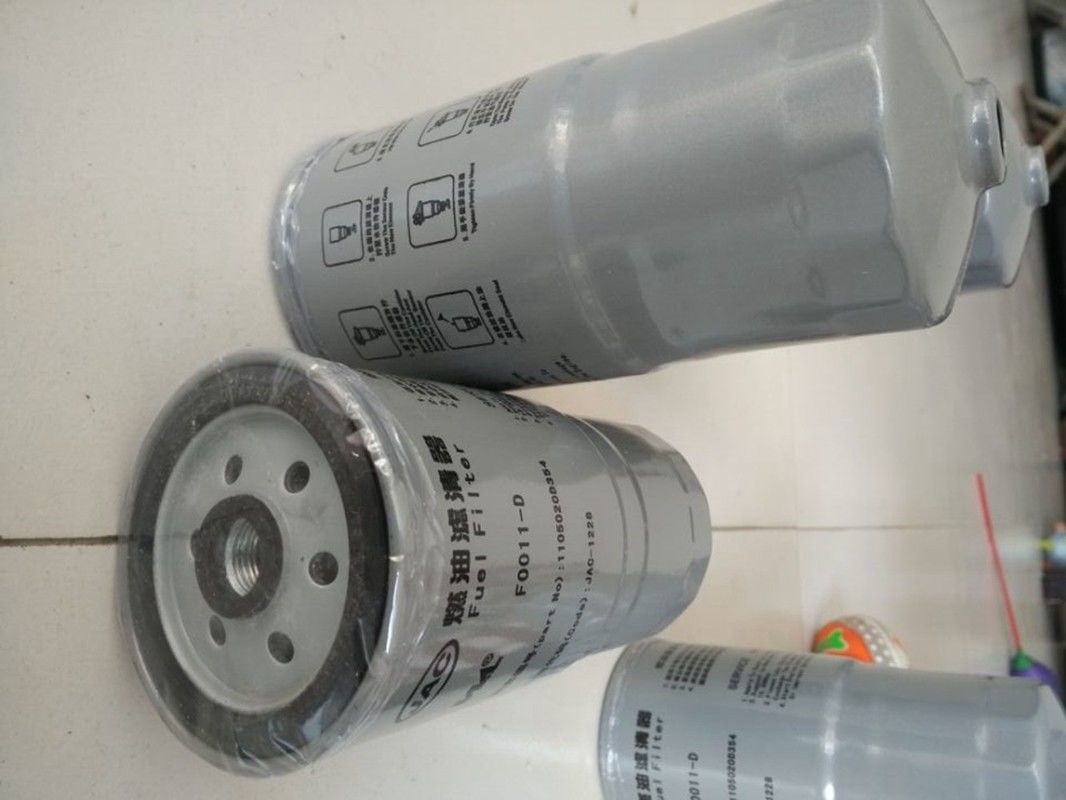Elemen Filter Bahan Bakar Diesel Sinotruk 1105020D354 F0011-D DK4A-1105020C